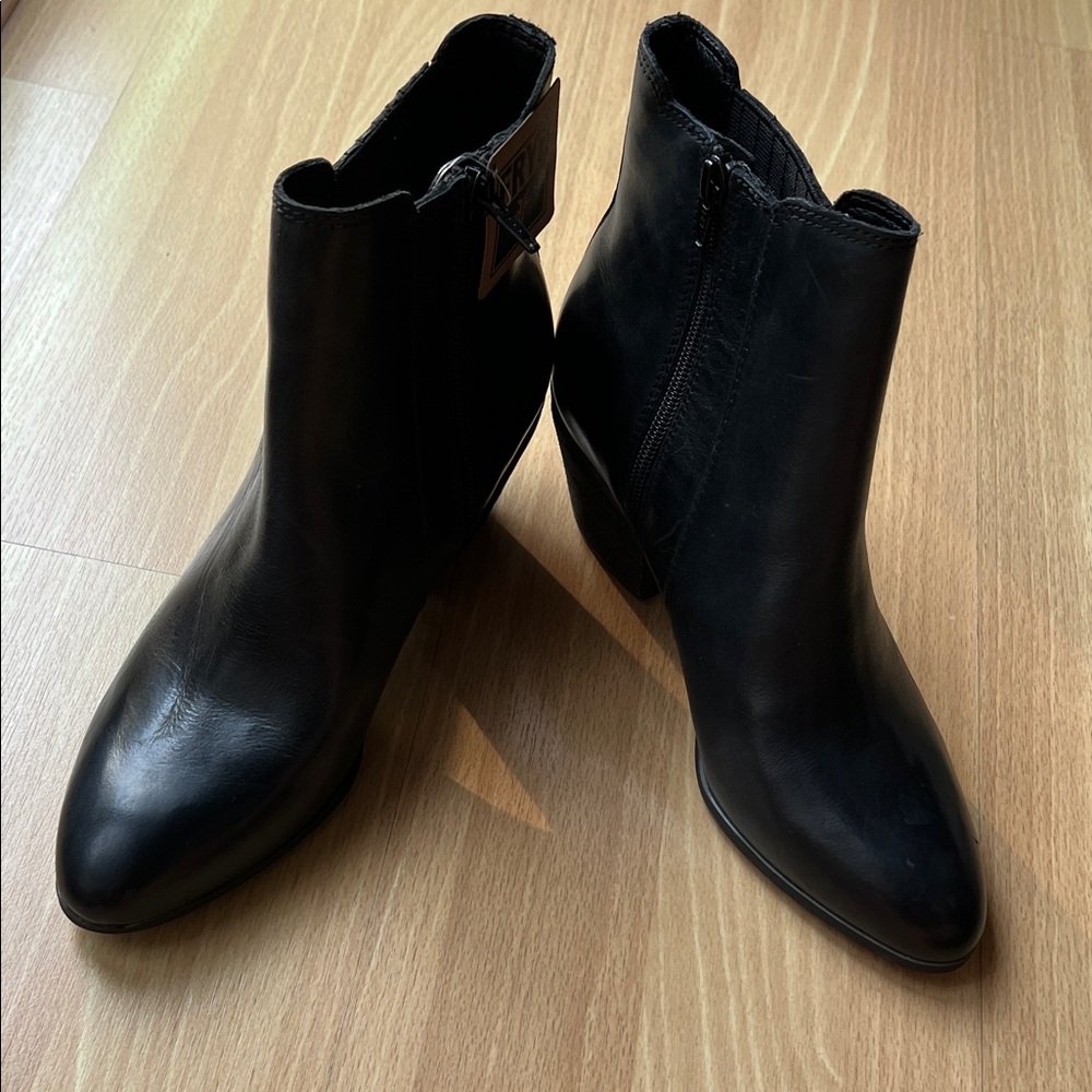 Frye Women’s Leather Black Ankle Booties - Size 8